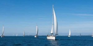 2025年贵州中考作文解析:帮助-178伴读-中考辅导网